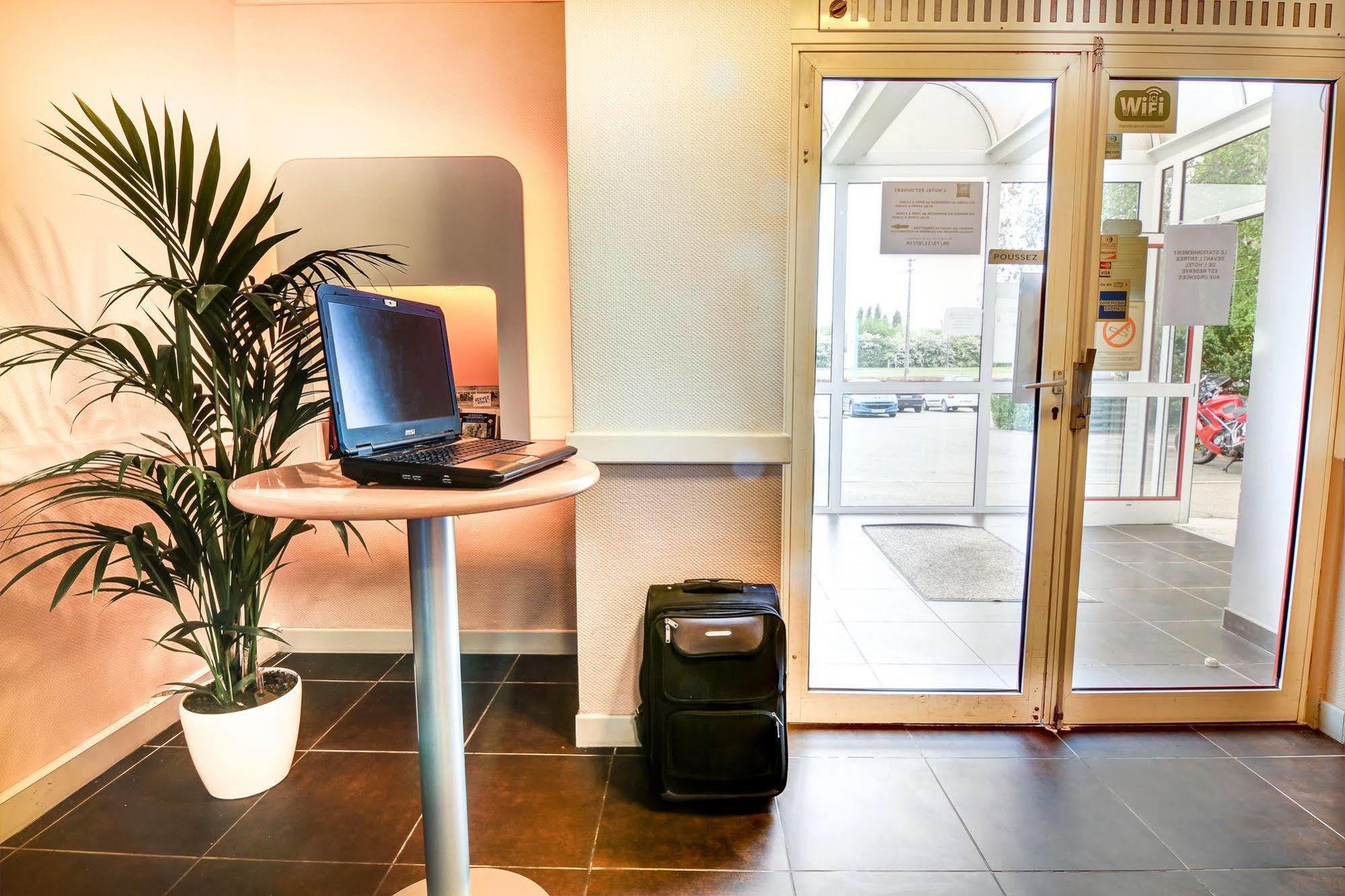 Ibis Budget Châteaudun Eksteriør bilde
